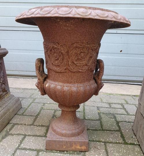 Brocante gietijzeren tuinvaas bloempot vaas met leeuwenkop, Tuin en Terras, Tuinvazen, Zo goed als nieuw, Ophalen of Verzenden