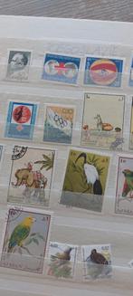 Oud postzegel boek veel postzegels, Timbres & Monnaies, Enlèvement ou Envoi