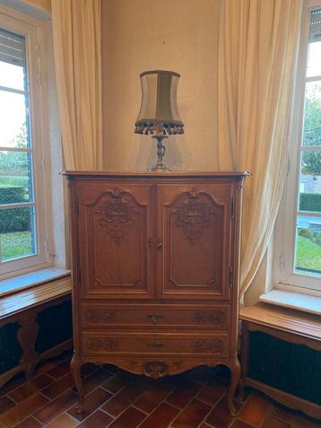 Meuble de salon / salle à manger style Louis XIV beschikbaar voor biedingen