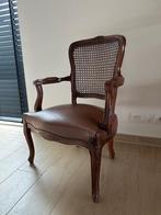 2 antieke kasteelstoelen met bruin lederen afwerking, Ophalen