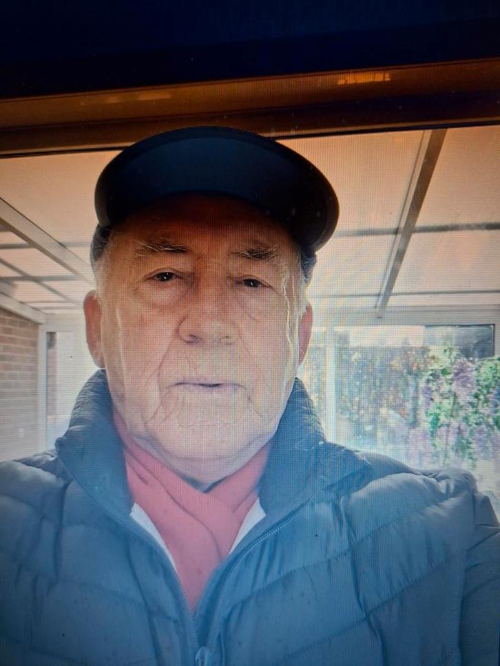 Senior cherche l'amitié avec une veuve solitaire à W-Vl, Contacts & Messages, Amitiés