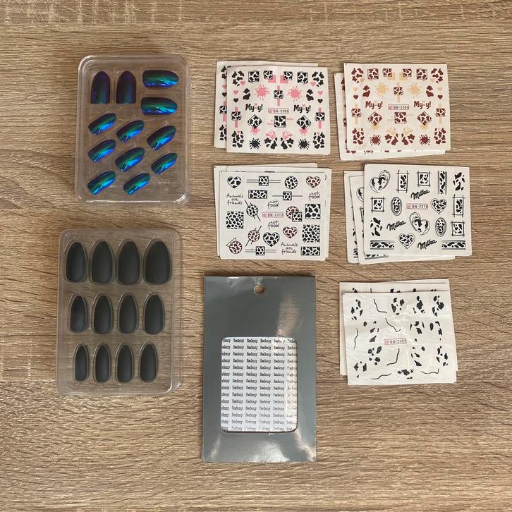 Valse nagels, koeprint water decals en brand logo stickers, Handtassen en Accessoires, Uiterlijk | Cosmetica en Make-up, Handen en Nagels