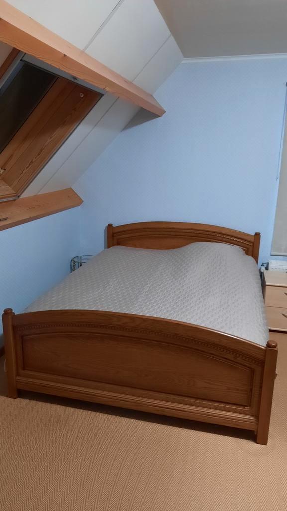 Bed eik 160 cm.br.met lattenbodem/matras/wollen matrastopper, Huis en Inrichting, Slaapkamer | Complete slaapkamers, Ophalen