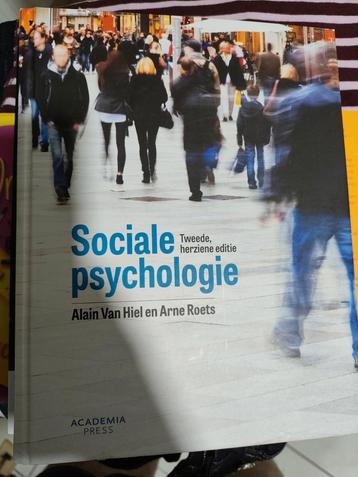 Sociale psychologie beschikbaar voor biedingen