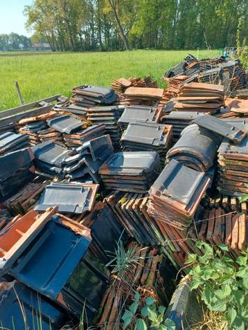 gebruikte pannen nokken en kantpannen, Doe-het-zelf en Bouw, Dakpannen en Dakbedekking, Ophalen, Zo goed als nieuw, Dakpannen