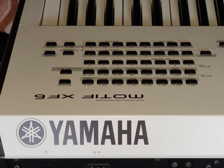 Yamaha Motif XF6 Wit, Muziek en Instrumenten, Synthesizers, Zo goed als nieuw, Motif, Ophalen