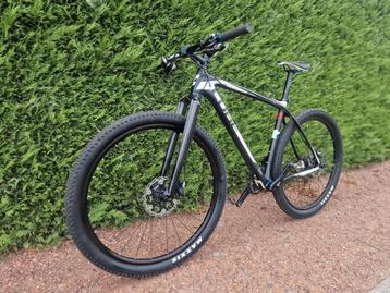 Mountainbike-kubusreactie volledig koolstof  beschikbaar voor biedingen