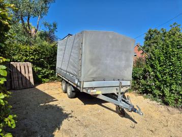 geremde aanhangwagen beschikbaar voor biedingen