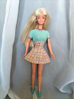 Barbie vintage style 90's "robe a carreaux", Verzamelen, Poppen, Gebruikt, Ophalen of Verzenden
