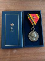 Medaille konigin Elisabeth met doos, Verzamelen, Ophalen of Verzenden