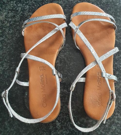 Wit-zilverkleurige sandalen van Carla Molina maat 36, Kleding | Dames, Schoenen, Gedragen, Sandalen of Muiltjes, Wit, Ophalen of Verzenden