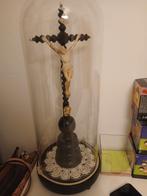 Crucifix, Antiquités & Art, Enlèvement