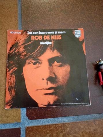 663) vinyl 45t Rob de Nijs zet een kaars voor je raam beschikbaar voor biedingen