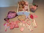 Poppenbed met 4 poppen en allerlei accesoires, Kinderen en Baby's, Speelgoed | Poppen, Ophalen of Verzenden, Gebruikt, Babypop