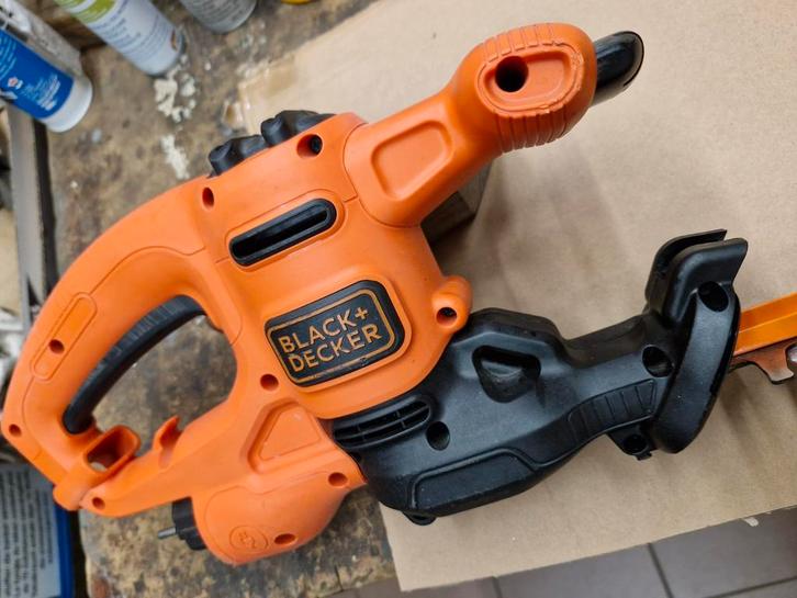 Superlichte haagschaar Black &Decker op 230V, Tuin en Terras, Heggenscharen, Zo goed als nieuw, Ophalen