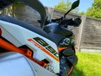 890 SMT, Motoren, 2 cilinders, 890 cc, Motorrijbewijs A, Bedrijf