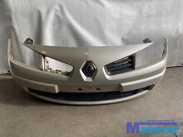 RENAULT MEGANE CREME Bruin voorbumper  beschikbaar voor biedingen