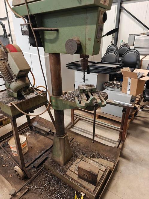 Zware kolomboormachine met machineklem, Doe-het-zelf en Bouw, Gereedschap | Boormachines, Zo goed als nieuw, Kolomboormachine