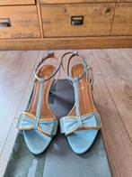 Sandalen met strik turquoise/goud maat 37, Sandalen of Muiltjes, Blauw, Ophalen of Verzenden, Zo goed als nieuw