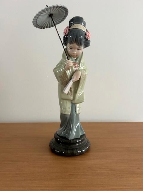 Lladro japanse lentegeisha, Antiquités & Art, Antiquités | Porcelaine, Enlèvement