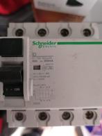Schneider 40A 300mA, Bricolage & Construction, Autres types, Utilisé, Enlèvement ou Envoi