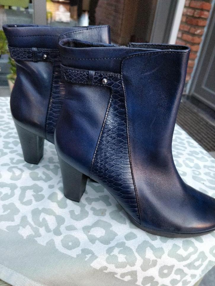NIEUW leder laarsje blauw verkrijgbaar in 36 of 38,5 of 39, Kleding | Dames, Schoenen, Nieuw, Blauw, Ophalen of Verzenden