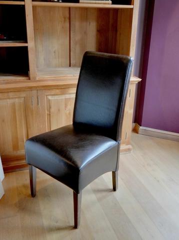 Eetkamer stoelen beschikbaar voor biedingen