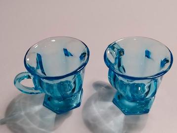 2 blauwglazen mokkatasjes, Ophalen of Verzenden