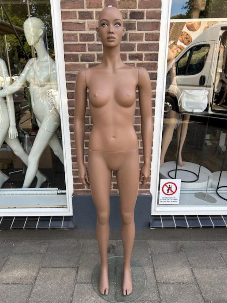 negroide etalagefiguur mannequins etalagepop paspop, Kleding | Dames, Overige Dameskleding, Ophalen of Verzenden