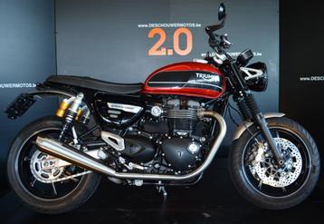 Triumph Speed Twin 1200 nieuwstaat met Vance & Hines dempers beschikbaar voor biedingen