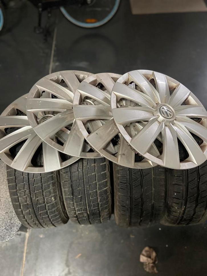 Winter banden vw Camionette Multivan 215/65 R16, Auto-onderdelen, Banden en Velgen, Band(en), Ophalen