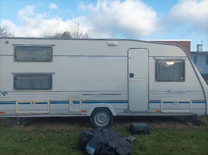 Caravan Sprite, Caravanes & Camping, Caravanes, Particulier, jusqu'à 5, 1000 - 1250 kg, Banquette en rond, Sprite, Coin salon convertible