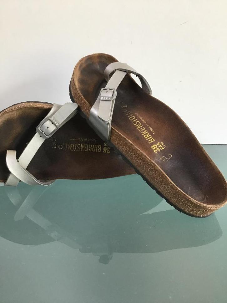 Gratis Verzenden | Birkenstock Piazza zilveren slippers 38, Kleding | Dames, Schoenen, Zo goed als nieuw, Slippers, Overige kleuren