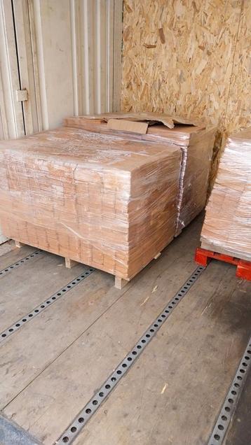1000 vuurvaste stenen + 10 voedselzolen  beschikbaar voor biedingen