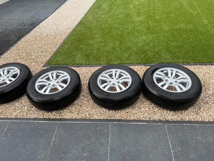 Nieuw orgineel 16inch Mitsubishi winterset 5x114.3 suv, Auto-onderdelen, Banden en Velgen, Banden en Velgen, Winterbanden, 16 inch