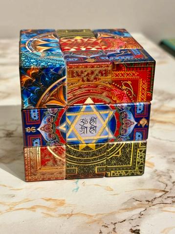 Spirituele sieraad Kubus Puzzel beschikbaar voor biedingen