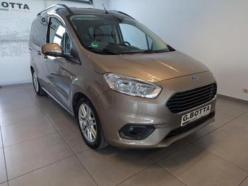 Ford Tourneo Courier Titanium*Verw. zetels*sensoren* Carplay beschikbaar voor biedingen