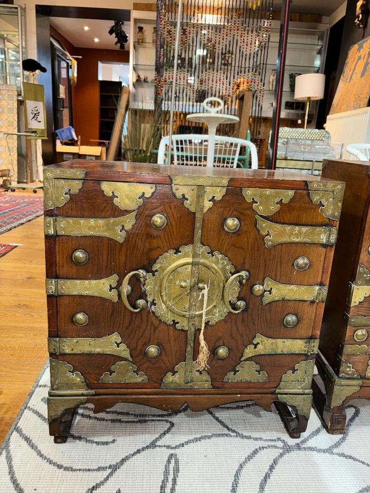 Cabinet chinois vintage en bois massif, Antiek en Kunst, Antiek | Meubels | Kasten, Ophalen of Verzenden