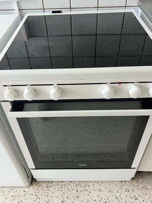 Keramische vitrokachel van Aeg verkocht na overlijden, Elektronische apparatuur, Fornuizen, Gebruikt, Vrijstaand, Elektrisch, 4 kookzones