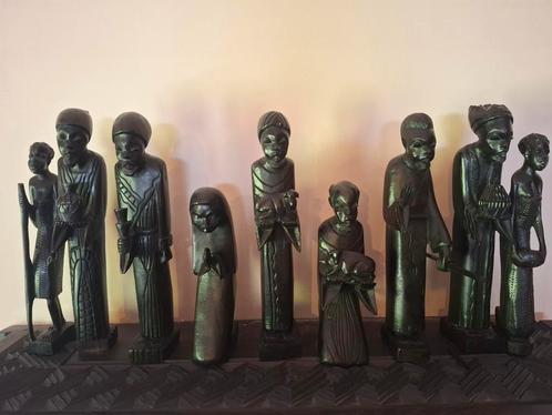 Set de 9 statues africaines en bois noirci. Dans vitrine., Antiek en Kunst, Kunst | Beelden en Houtsnijwerken, Ophalen