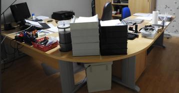 Bureeltafel in L vorm en 2 bureel stoelen, Huis en Inrichting, Bureaus, Ophalen, Zo goed als nieuw, Bureau