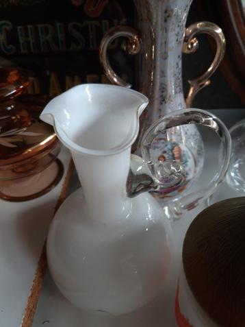 Oud vaasje  beschikbaar voor biedingen