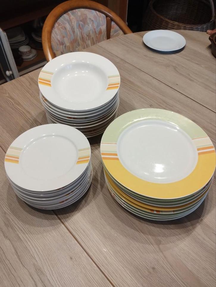 Servies, Huis en Inrichting, Keuken | Servies, Gebruikt, Bord(en), Overige stijlen, Aardewerk, Ophalen