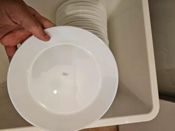 Witte borden Ikea 120 st, Huis en Inrichting, Ophalen, Zo goed als nieuw, Bord(en)