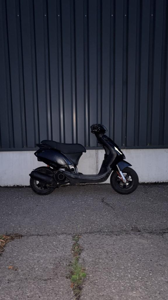 Piaggio Zip 4t 50cc, Fietsen en Brommers, Scooters | Piaggio, Gebruikt, Zip, Klasse B (45 km/u), Benzine, Ophalen