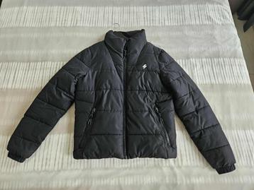 Superdry Fuji gewatteerde geborduurde donsjas voor heren beschikbaar voor biedingen