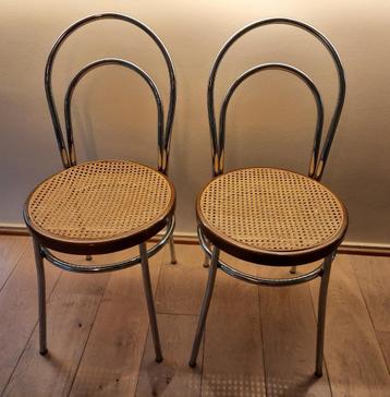 set van 2 mooie designstoelen stijl Thonet in perfecte staat beschikbaar voor biedingen