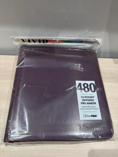 12 Pocket binder Zippered Midnight Plum Ultra Pro Pro Vivid, Hobby en Vrije tijd, Verzamelkaartspellen | Overige, Zo goed als nieuw