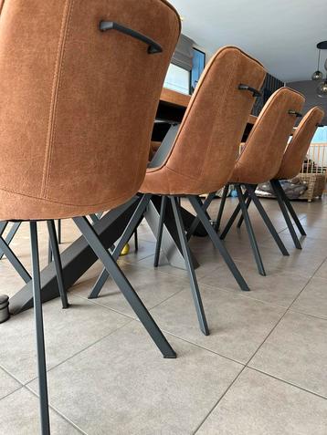 Eetkamerstoelen 8 stuks als nieuw! beschikbaar voor biedingen