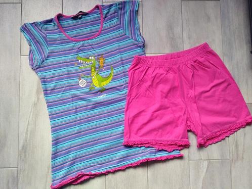 ✿ M152 - Zomerpyjama Woody thema krokodil, Kinderen en Baby's, Kinderkleding | Maat 152, Zo goed als nieuw, Meisje, Nacht- of Onderkleding